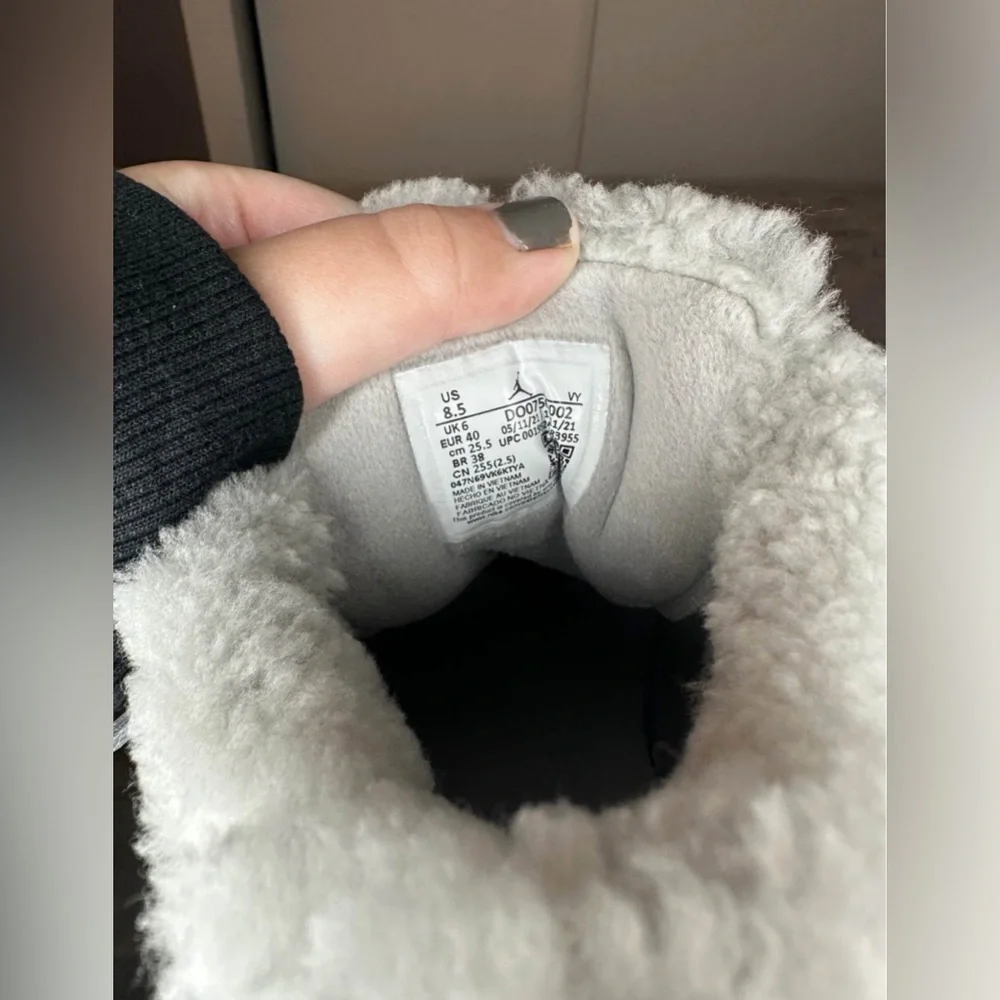 Air Jordan 1 low Sherpa - Picture 7 of 9